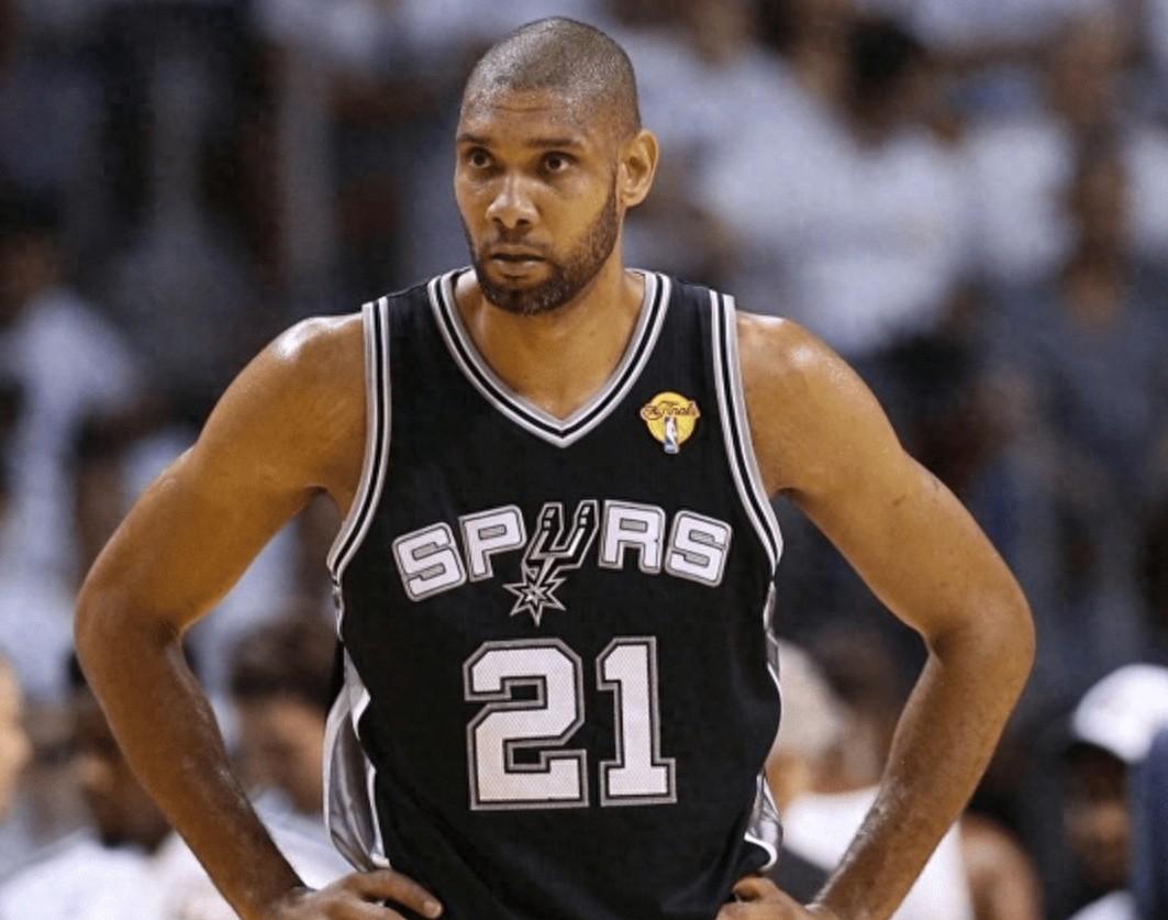 拜仁莱万多夫斯基关键进球锁定胜局