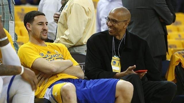 罗来了后，格林伍德一顿乱射队内氛围越来越差，索不够狠搞不定他们。 但是支持索帅回来再续辉煌，来个十连胜先。。。