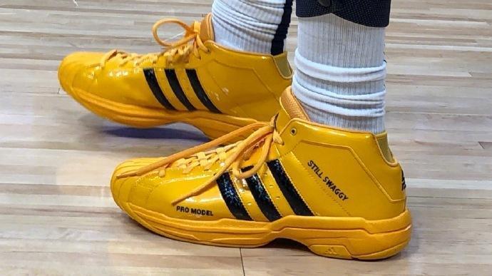 2015年：第一届世界棒球12强赛：韩国队半决赛逆转日本，决赛击败美国夺冠。