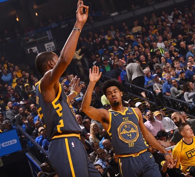 由于约什科·格瓦迪奥尔因伤将缺阵数周，曼城迅速采取行动。