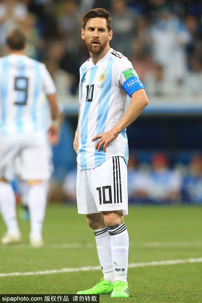 曼尼·马查多在季后赛期间因“跑垒争议动作”引发广泛讨论