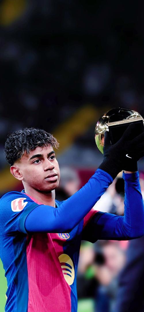 “申花中心”正式揭幕 中国职业俱乐部首个商业综合体即将亮相