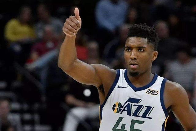 特里：穆帅赢球后会让我们在基地陪孩子，我的孩子们很喜欢他