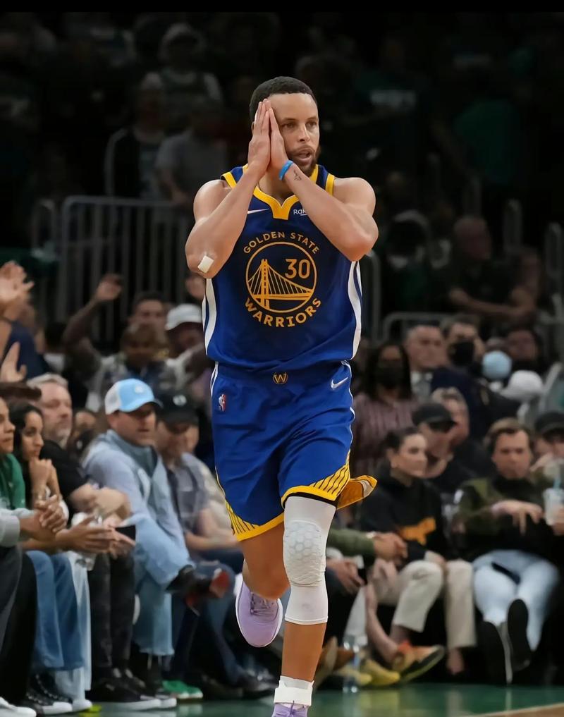 六台：姆巴佩因伤未随队出征，已抵达皇马基地进行康复训练