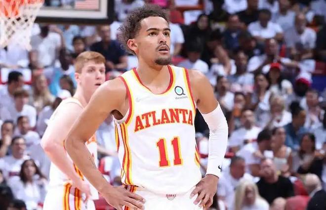 太阳报：C罗日收入48.8万英镑，与摩根采访时戴的手表值110万英镑